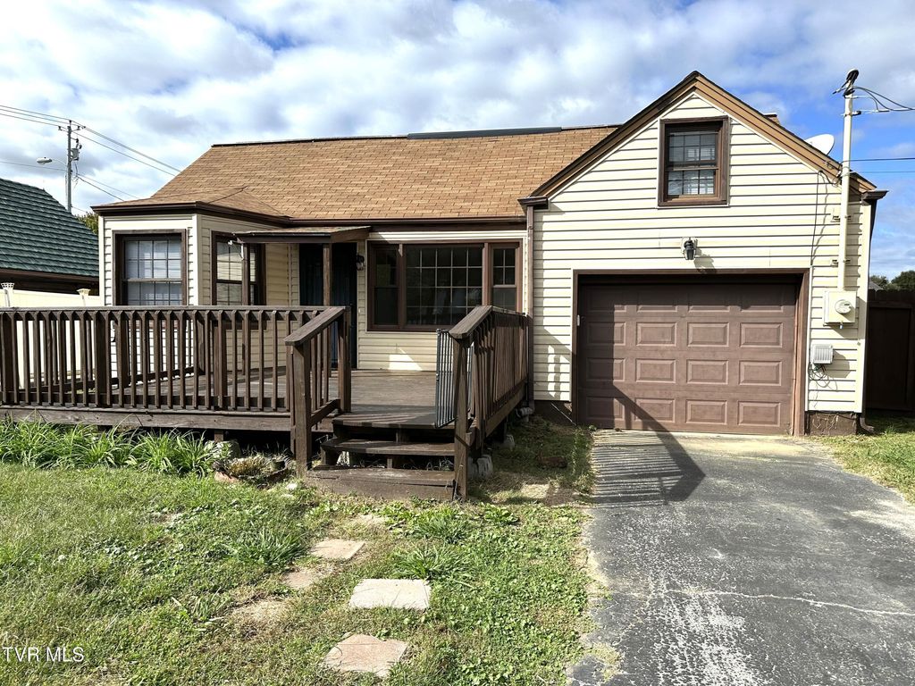 Photo of 1436 G Street, Elizabethton, TN 37643 (MLS # 9987406)