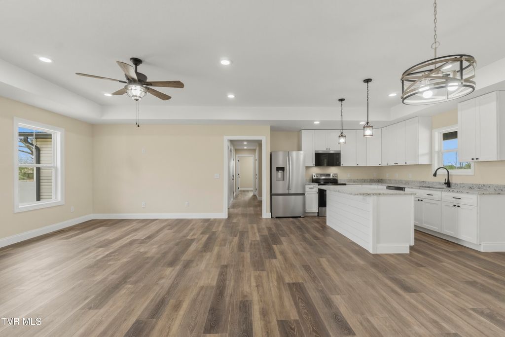 Photo of 410 Gibson Loop, Afton, TN 37616 (MLS # 9993298)