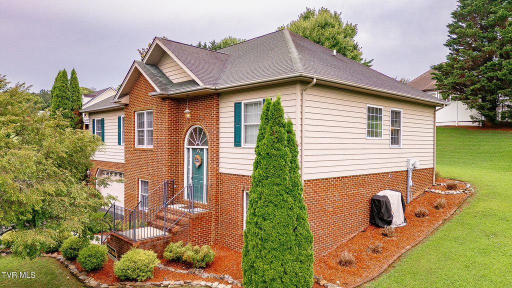 Photo of 1560 Rock Springs Road, Kingsport, TN 37664 (MLS # 9983782)