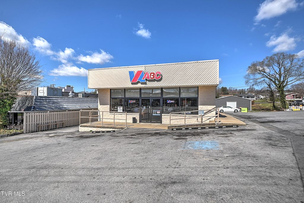 Photo of 2155 Euclid Avenue, Bristol, VA 24201 (MLS # 9992513)