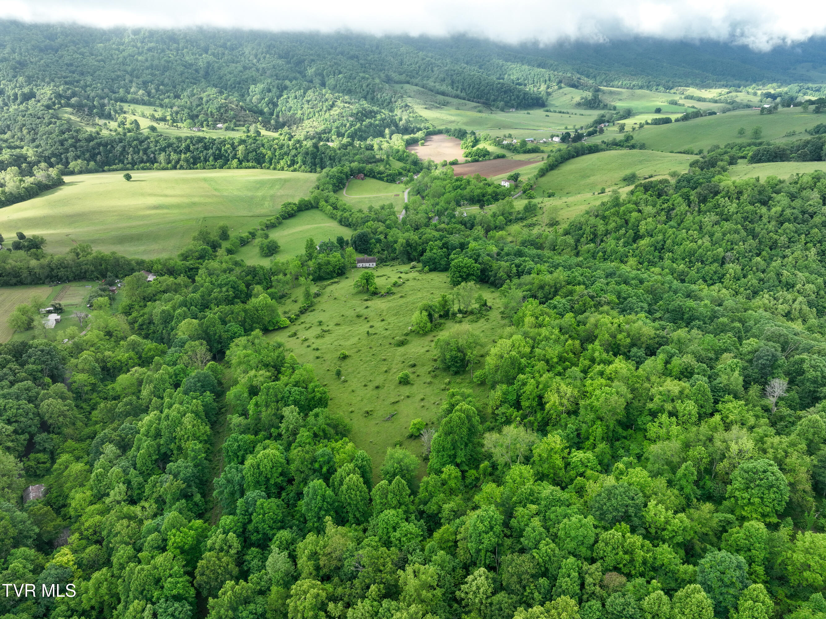 000 Moccasin Valley Road
