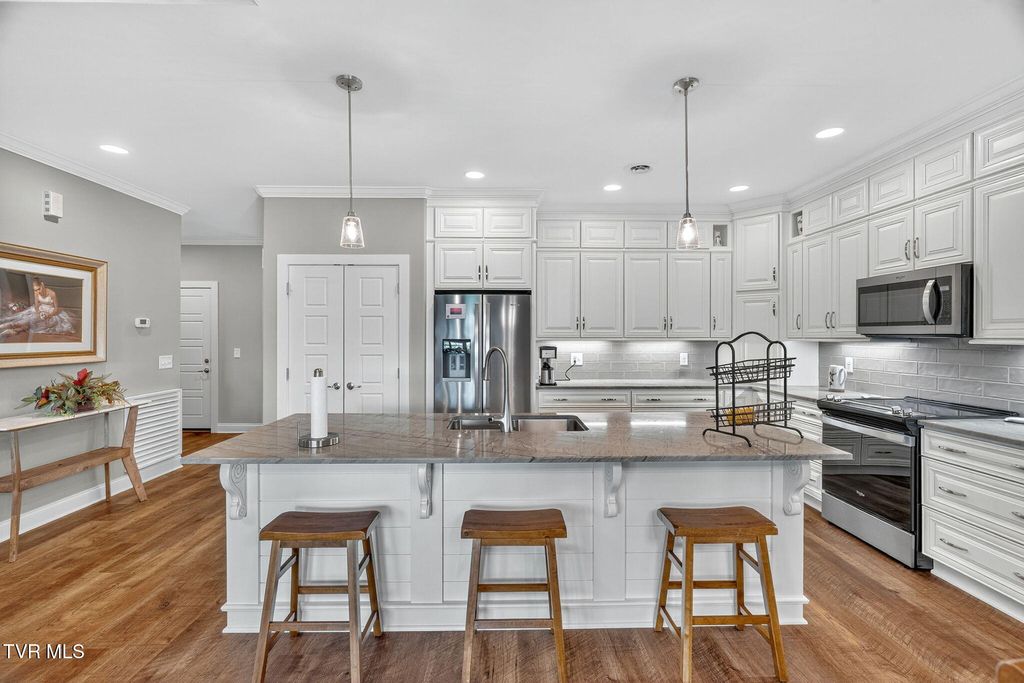 Photo of 318 English Ivy Trail, Jonesborough, TN 37659 (MLS # 9984197)