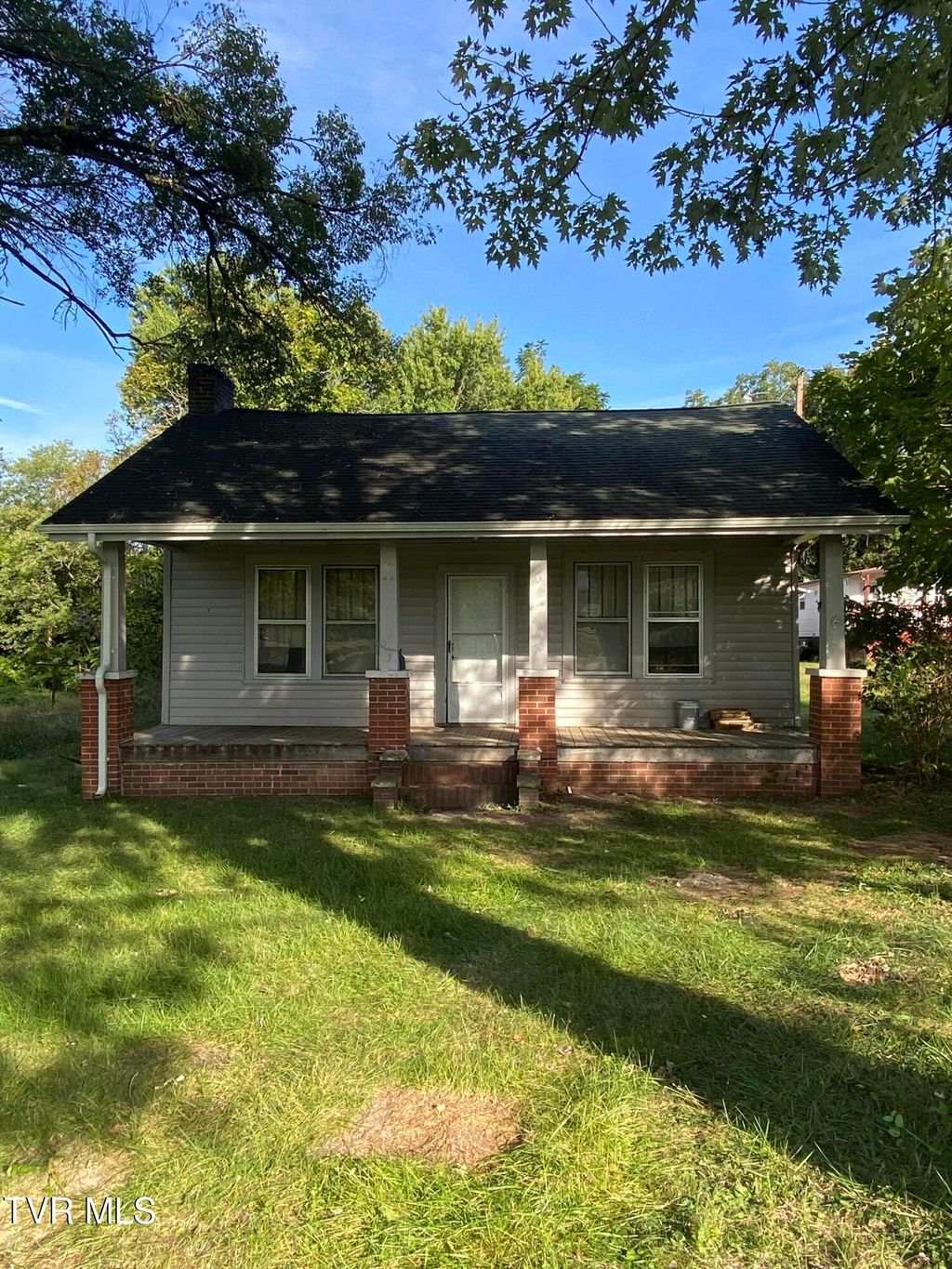 Photo of 4228 Sullivan Gardens Drive, Kingsport, TN 37660 (MLS # 9982032)