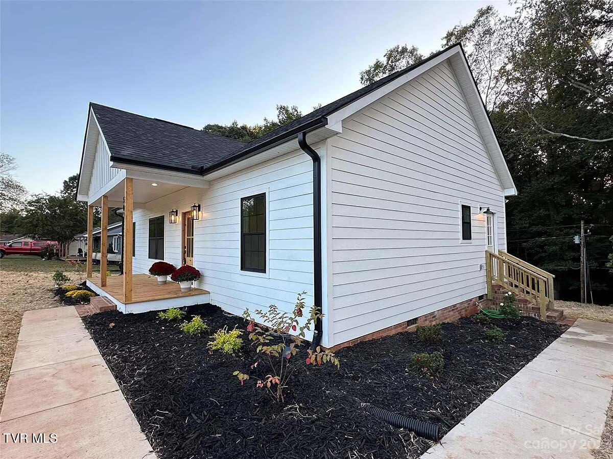 172 Elbert Way, Bristol, Virginia image 2
