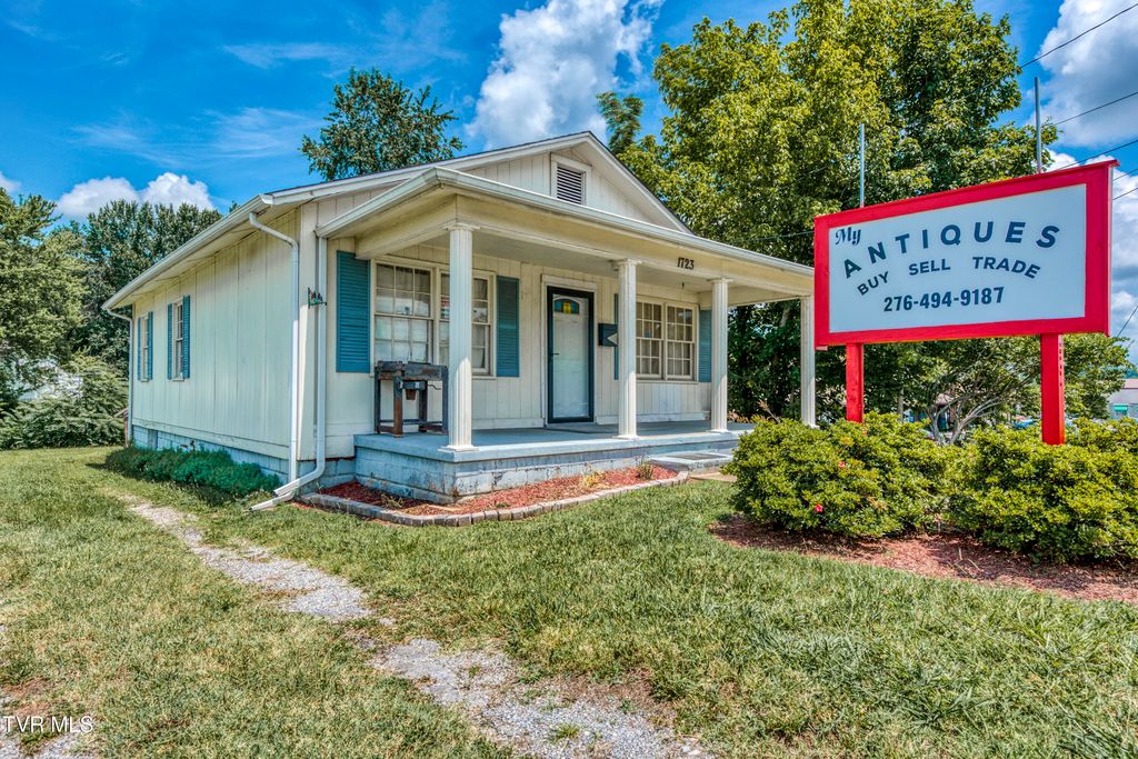 Photo of 1723 Euclid Ave Avenue, Bristol, VA 24201 (MLS # 9983179)