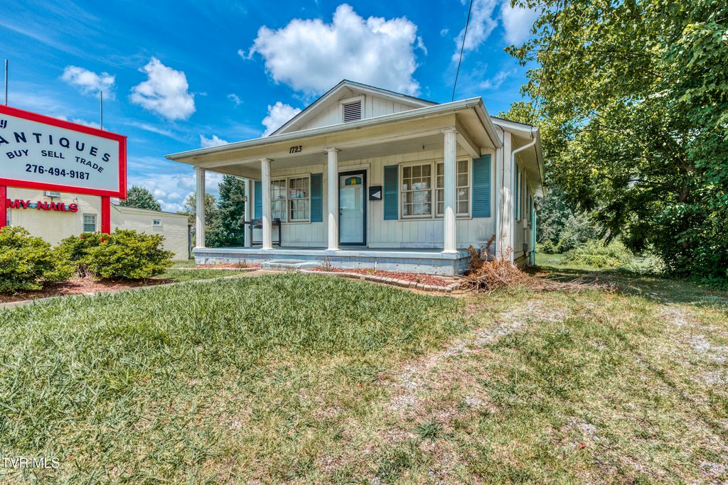 Photo of 1723 Euclid Ave Avenue, Bristol, VA 24201 (MLS # 9983179)