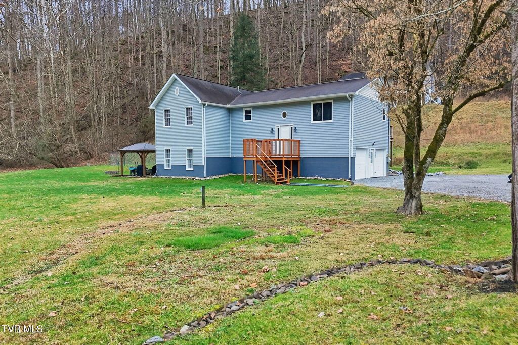 Photo of 391 Timbertree Branch Road, Kingsport, TN 37660 (MLS # 9989298)