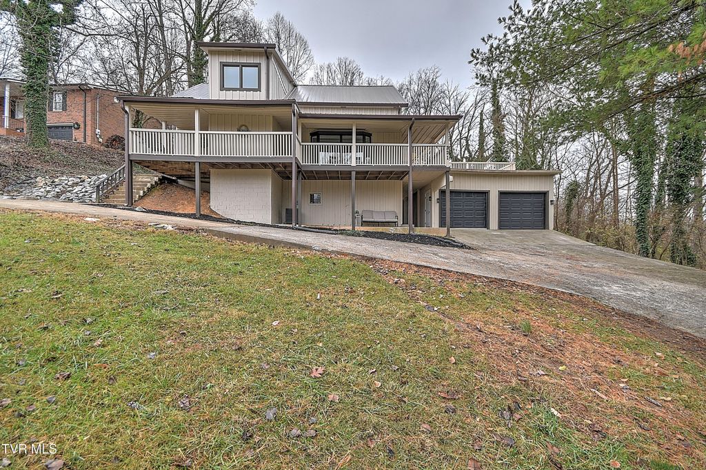 Photo of 331 Edgefield Road, Piney Flats, TN 37686 (MLS # 9988962)