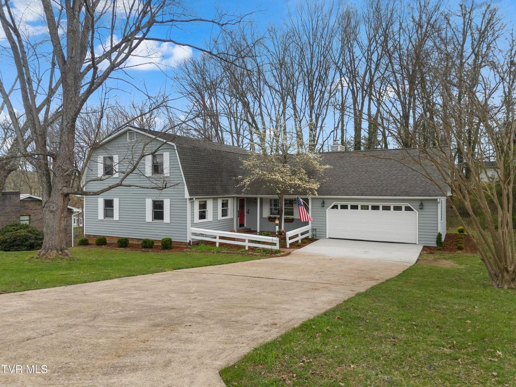 Photo of 1204 Rambling Court, Greeneville, TN 37743 (MLS # 9992899)