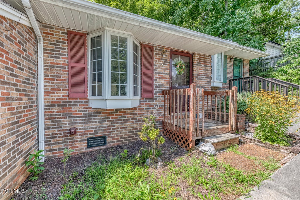 Photo of 229 Taylor Avenue #3, Elizabethton, TN 37643 (MLS # 9999737)