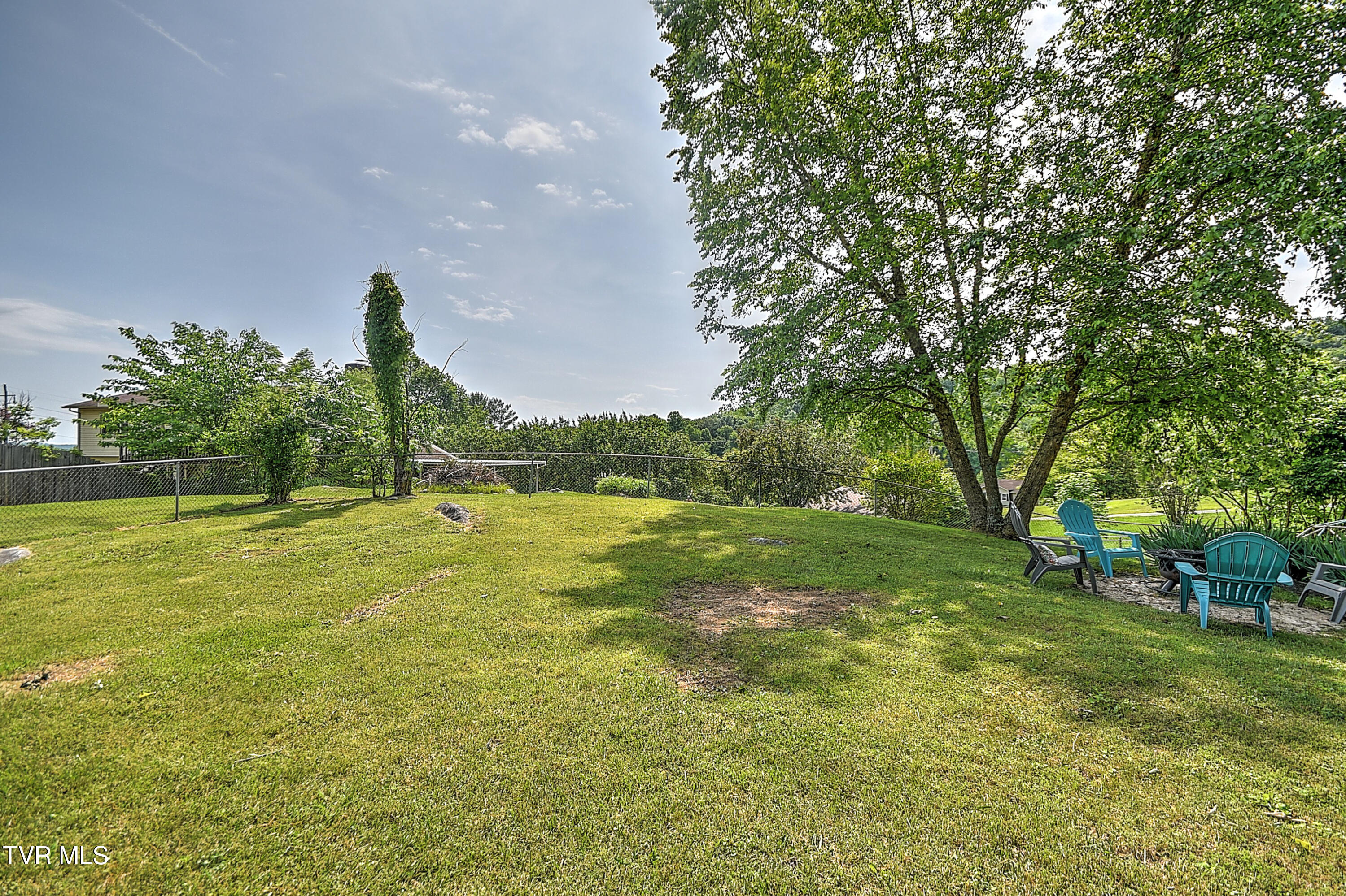 271 Whispering Woods Drive, Bluff City, Tennessee image 17