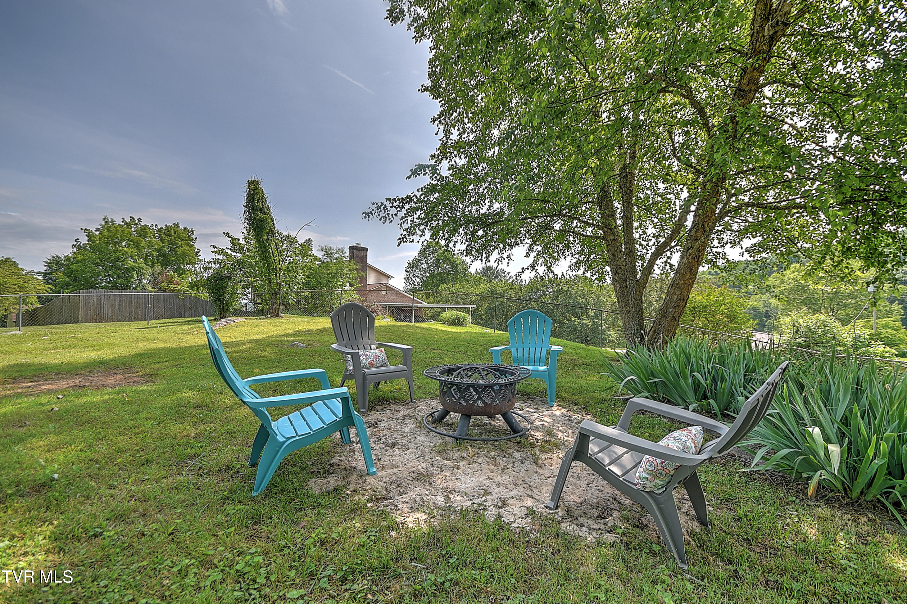 271 Whispering Woods Drive, Bluff City, Tennessee image 18