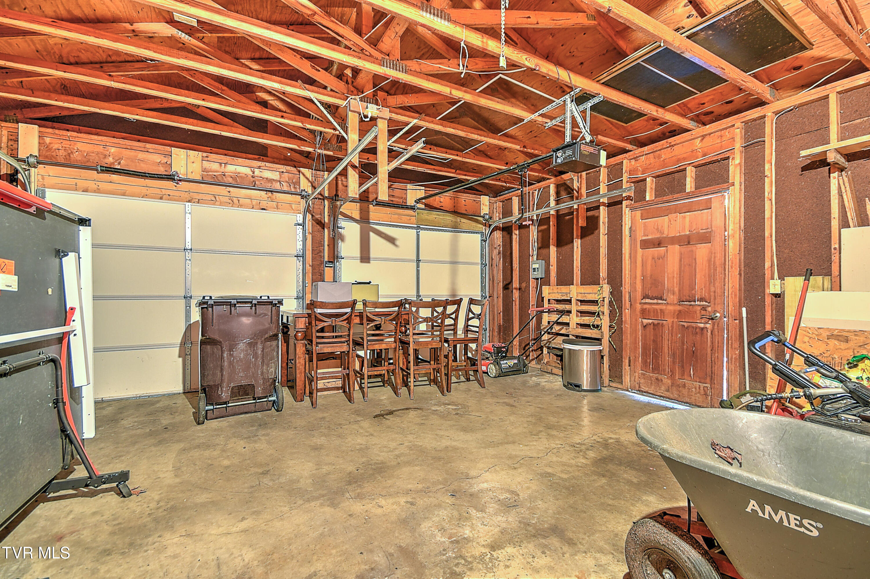 271 Whispering Woods Drive, Bluff City, Tennessee image 44