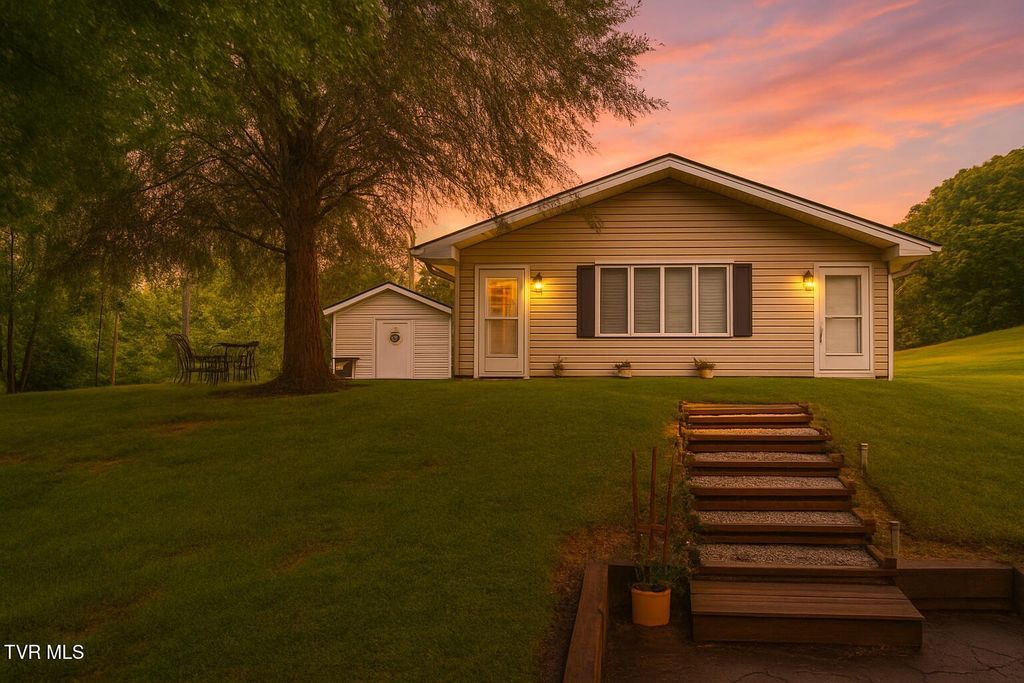 Photo of 119 Woodland Drive, Jonesborough, TN 37659 (MLS # 9990322)