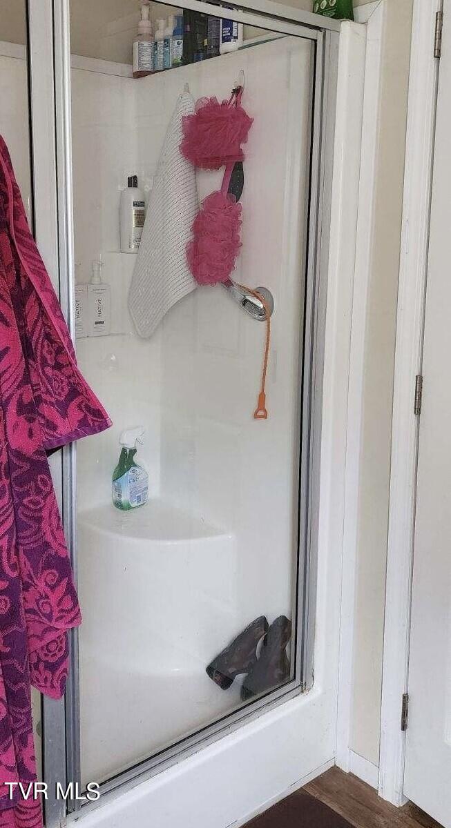 Elizabethton, Tennessee 37643, United States, 3 Bedrooms Bedrooms, ,2 BathroomsBathrooms,Residential,Pending,57861