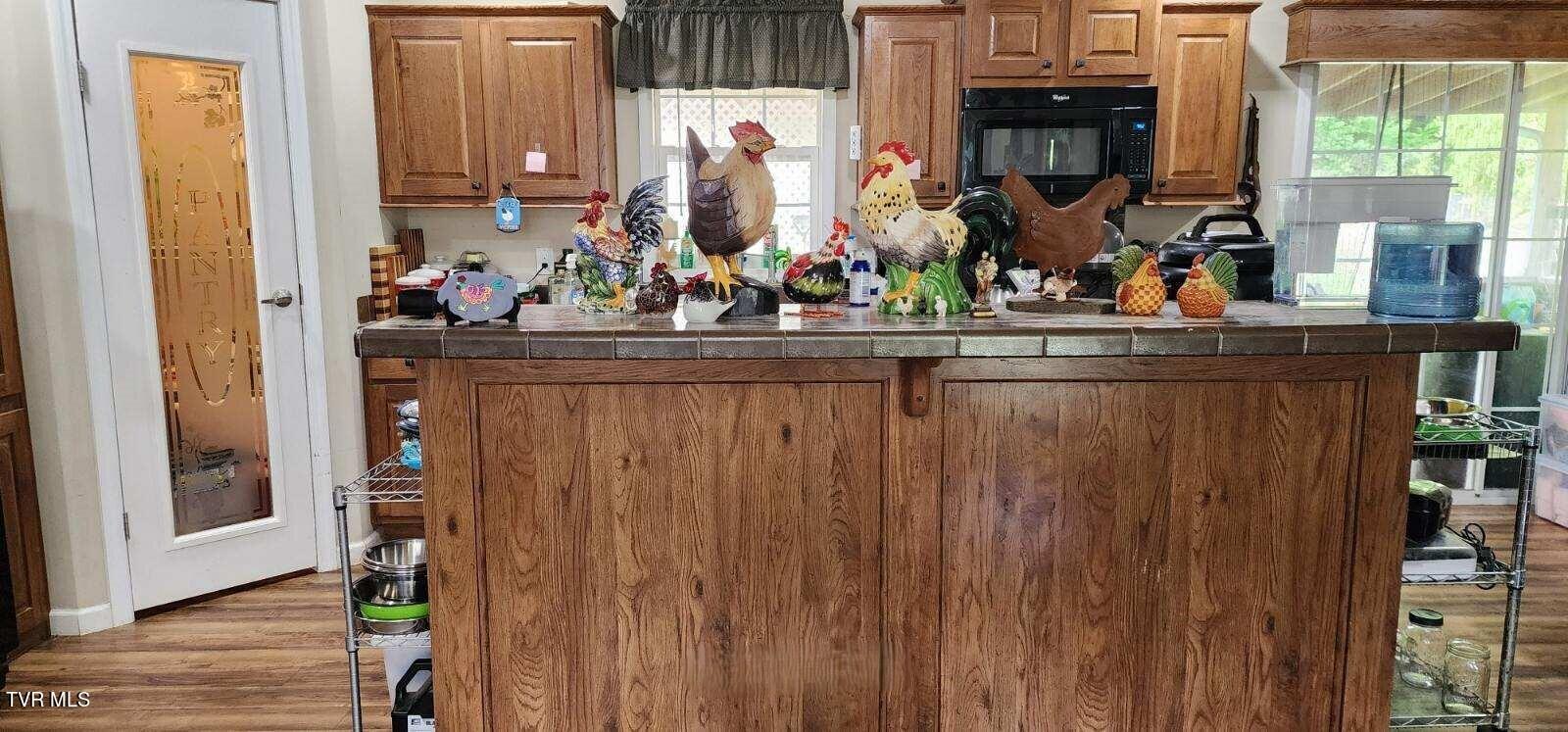 Elizabethton, Tennessee 37643, United States, 3 Bedrooms Bedrooms, ,2 BathroomsBathrooms,Residential,Pending,57861