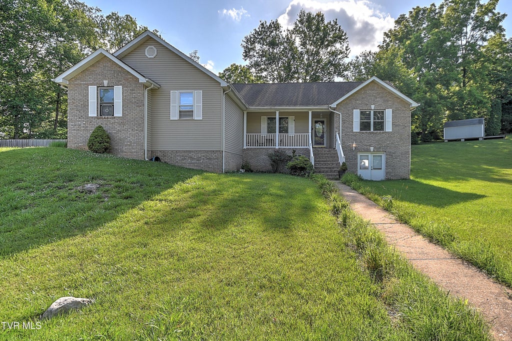 Photo of 101 Whitaker Drive, Bristol, TN 37620 (MLS # 9996764)