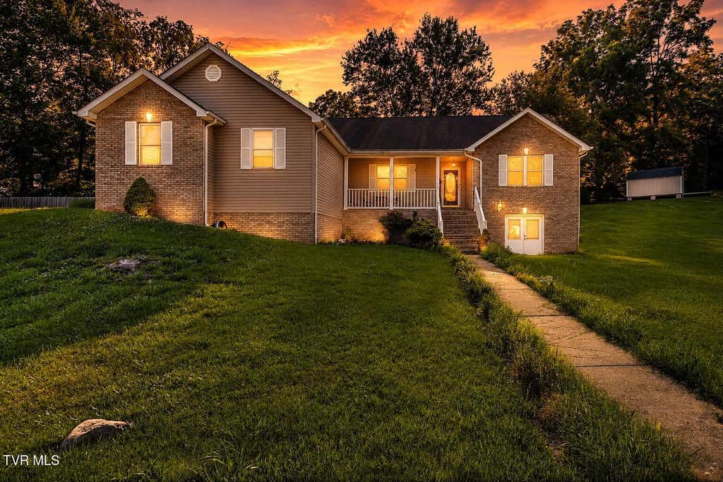 Photo of 101 Whitaker Drive, Bristol, TN 37620 (MLS # 9996764)