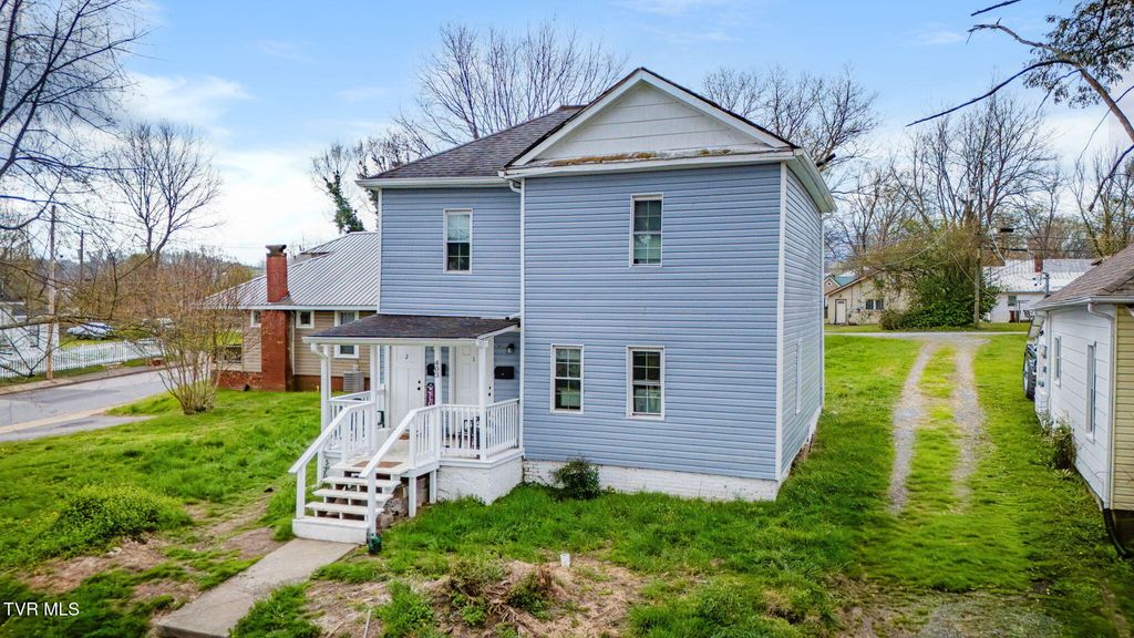 Photo of 403 Wilson Avenue, Johnson City, TN 37604 (MLS # 9993176)