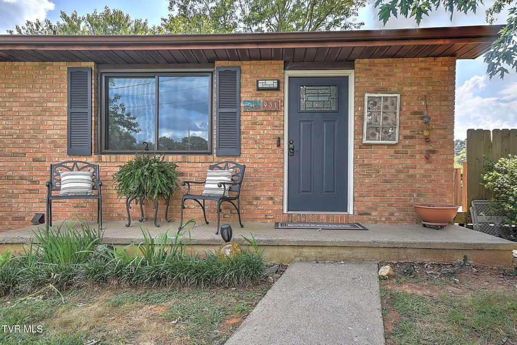 Photo of 931 Ragle Street, Church Hill, TN 37642 (MLS # 10000865)