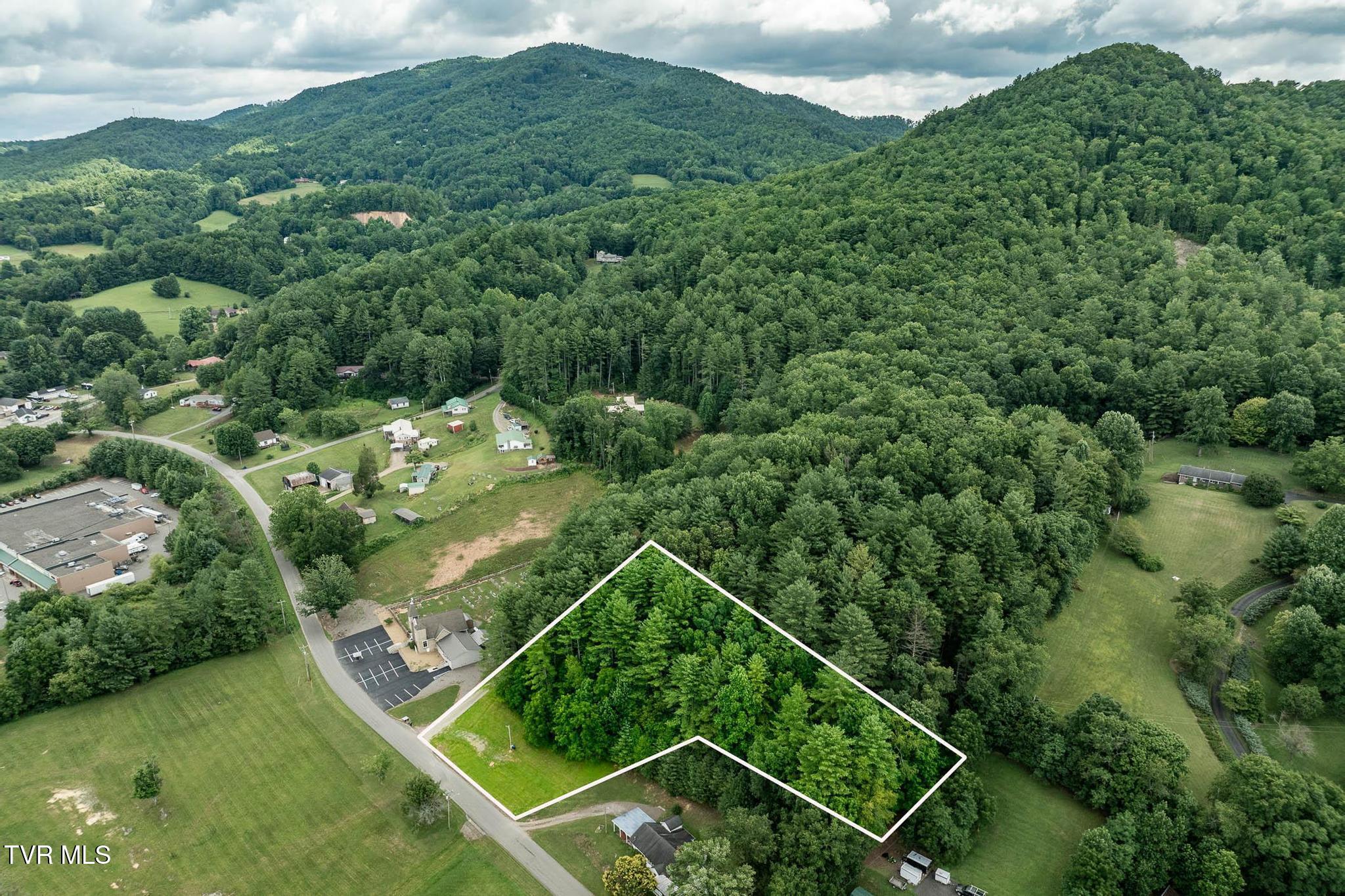 Photo 1 of 24 — 1921 Crossroads Drive, Mountain City, TN 37683