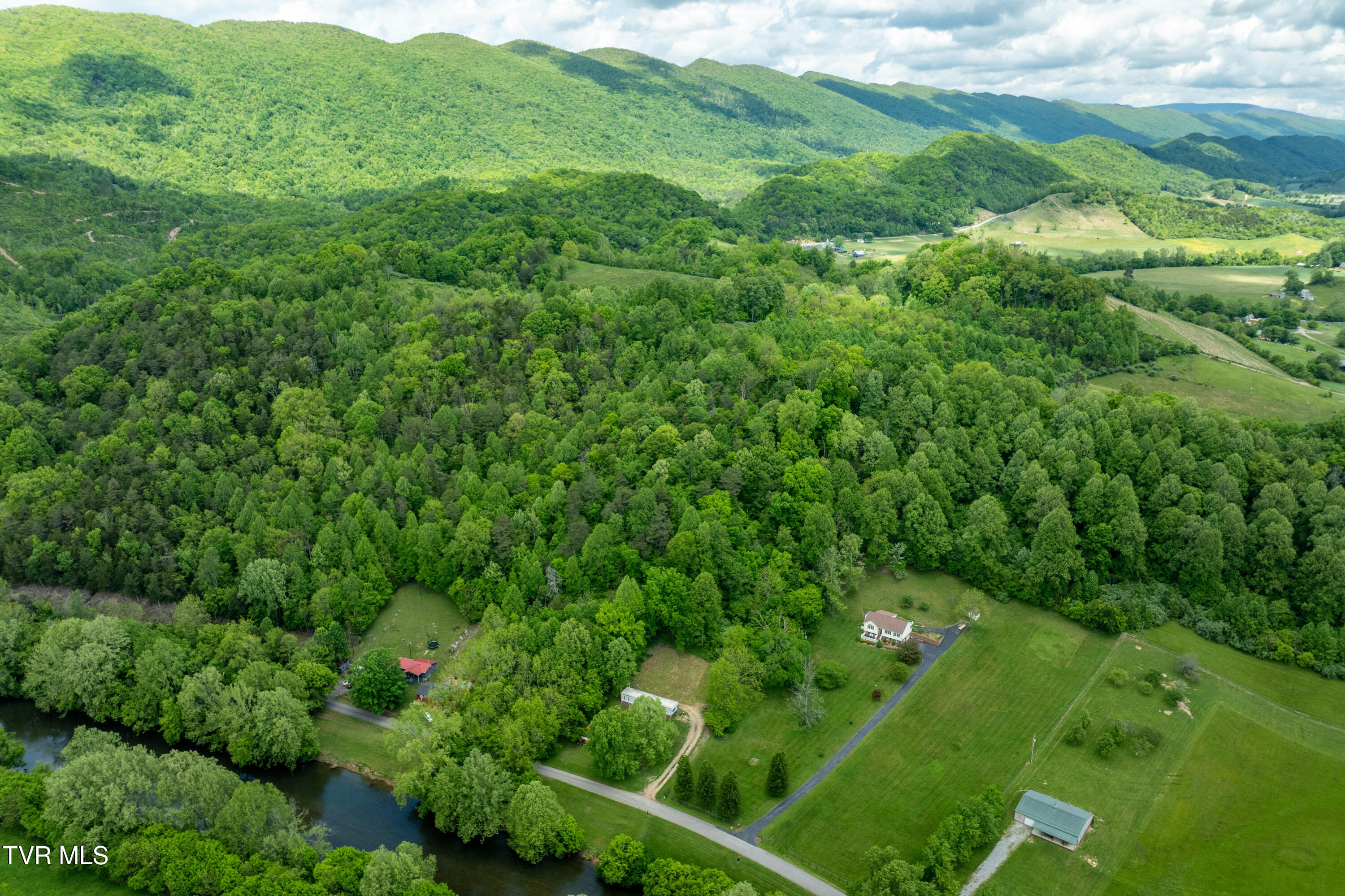 4383 Swinging Bridge Road Road, Mendota, Virginia image 7