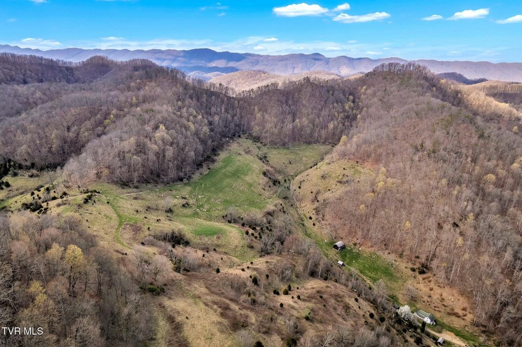 Photo of 736 Shelleys Road, Bristol, VA 24202 (MLS # 9979235)