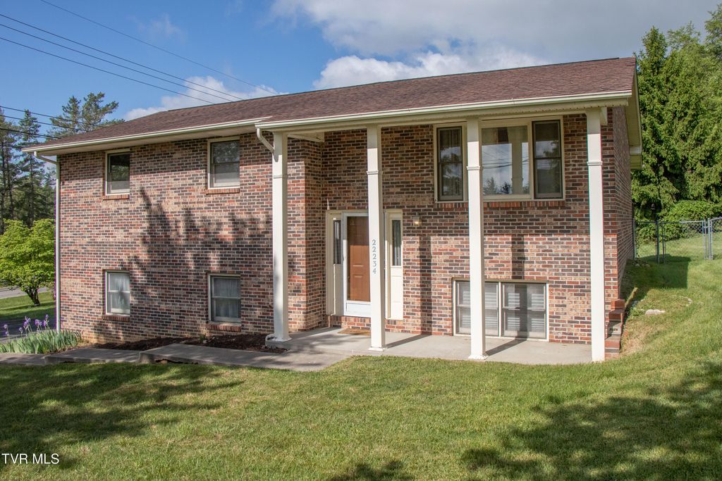 Photo of 22234 Pinebrook Drive, Bristol, VA 24202 (MLS # 9994643)