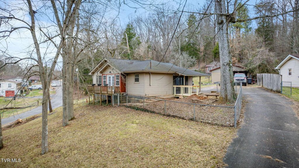 Photo of 505 Evergreen Road, Kingsport, TN 37663 (MLS # 9989557)