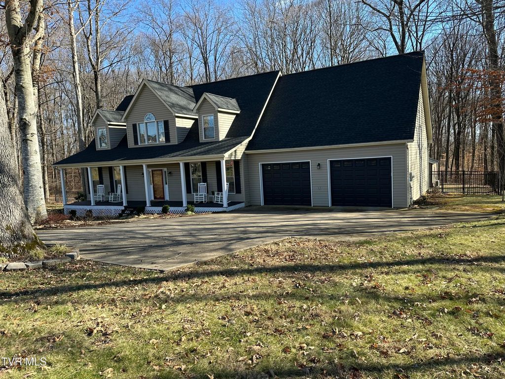 Photo of 182 Butchertown Road, Fall Branch, TN 37656 (MLS # 9990401)