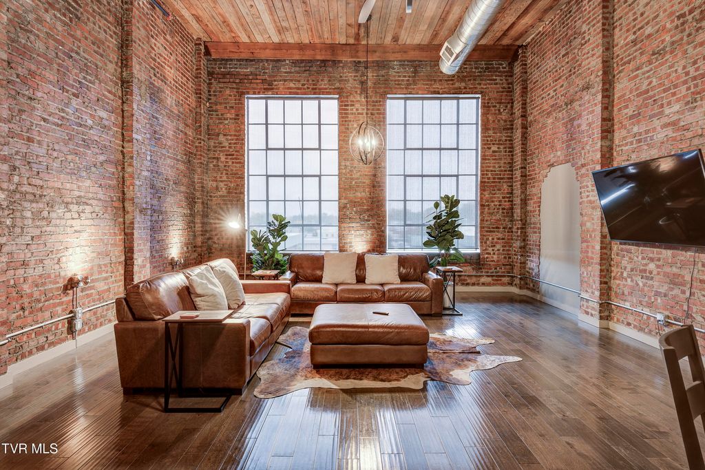 Photo of 809 State Street #302, Bristol, VA 24201 (MLS # 9987838)