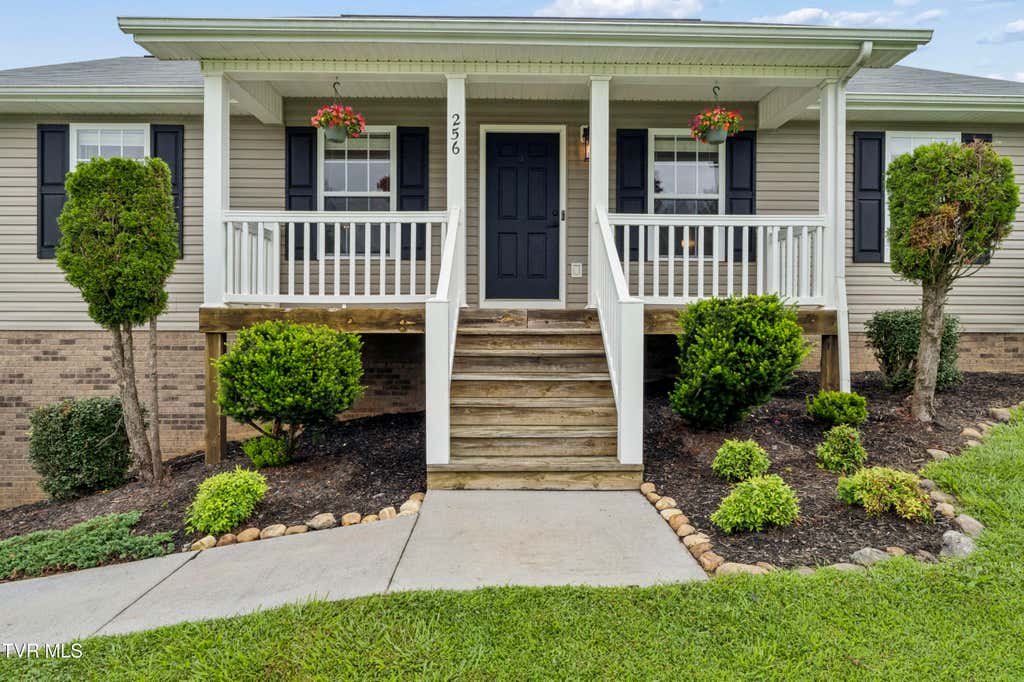 Photo of 256 Cambridge Grove Way, Jonesborough, TN 37659 (MLS # 9999453)
