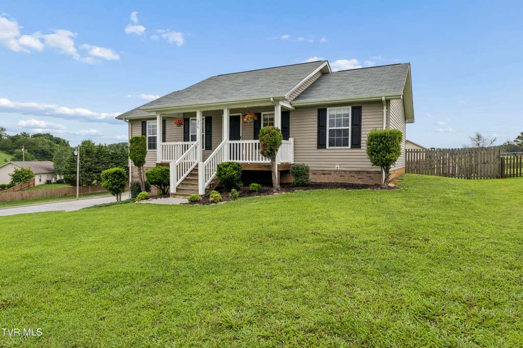 Photo of 256 Cambridge Grove Way, Jonesborough, TN 37659 (MLS # 9999453)