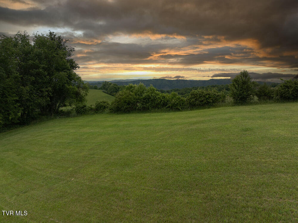 28 Dry Hill Road, Butler, Tennessee image 3