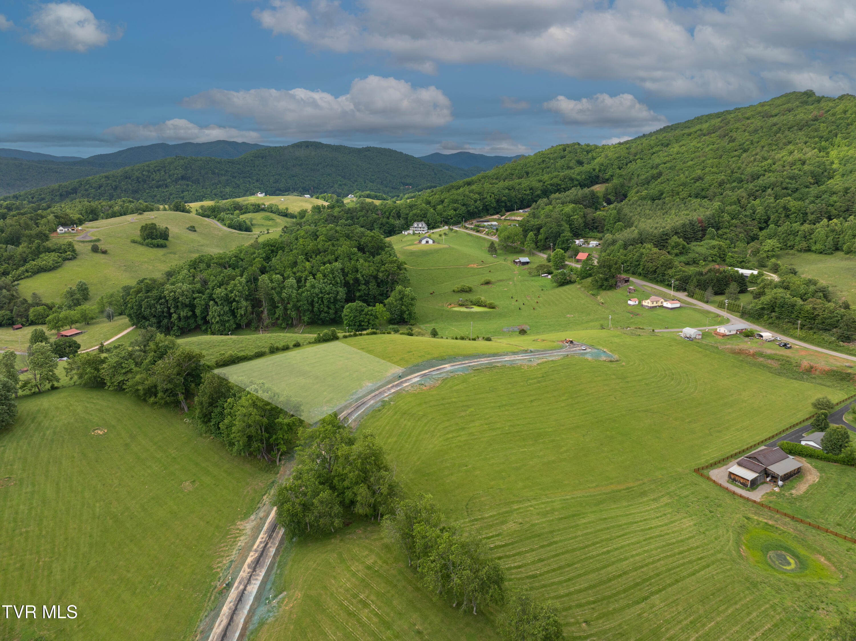 28 Dry Hill Road, Butler, Tennessee image 9