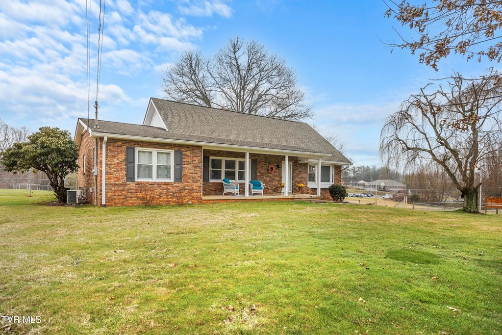 Photo of 2112 Knob Creek Road, Johnson City, TN 37604 (MLS # 9990845)