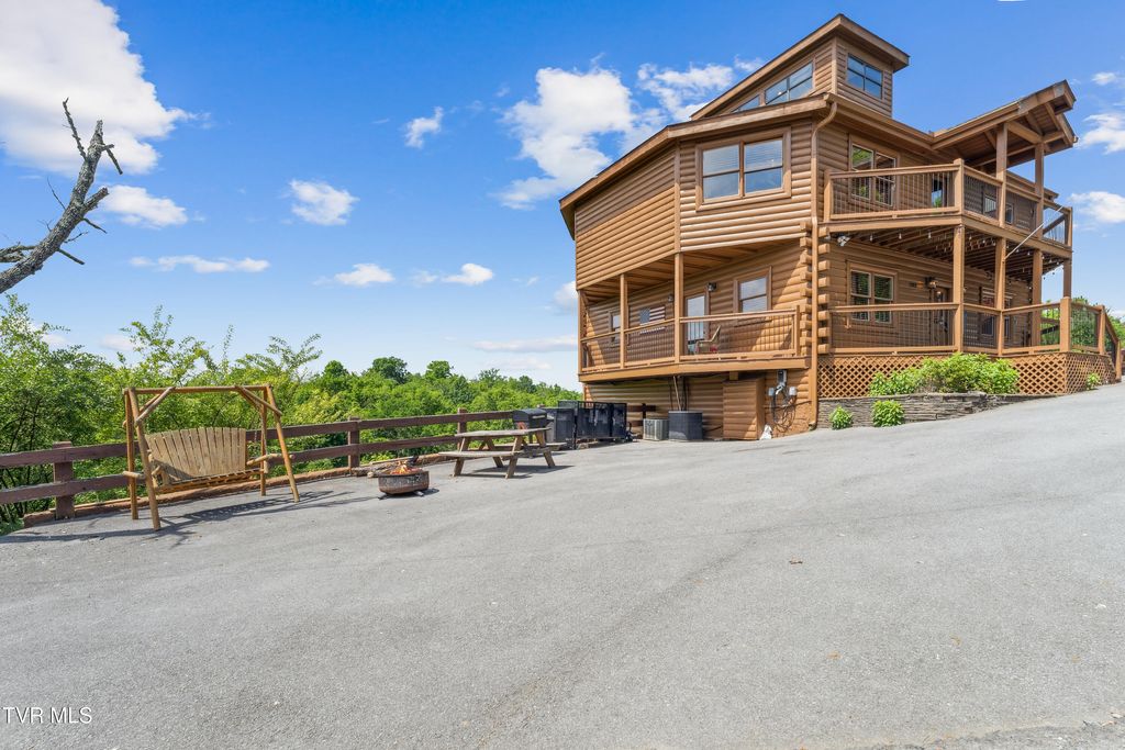 Photo of 2083 Kerr Rd, Sevierville, TN 37876 (MLS # 9980016)