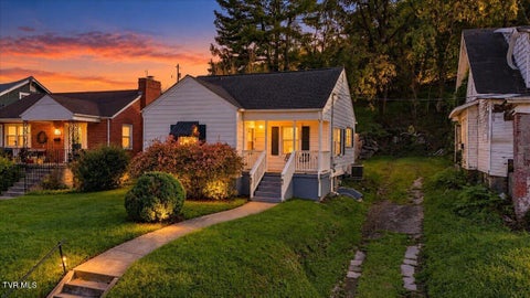 Photo of 1224 Windsor Avenue, Bristol, TN 37620 (MLS # 10001345)