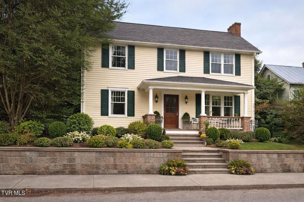 Photo of 138 Park Street, Gate City, VA 24251 (MLS # 9989706)