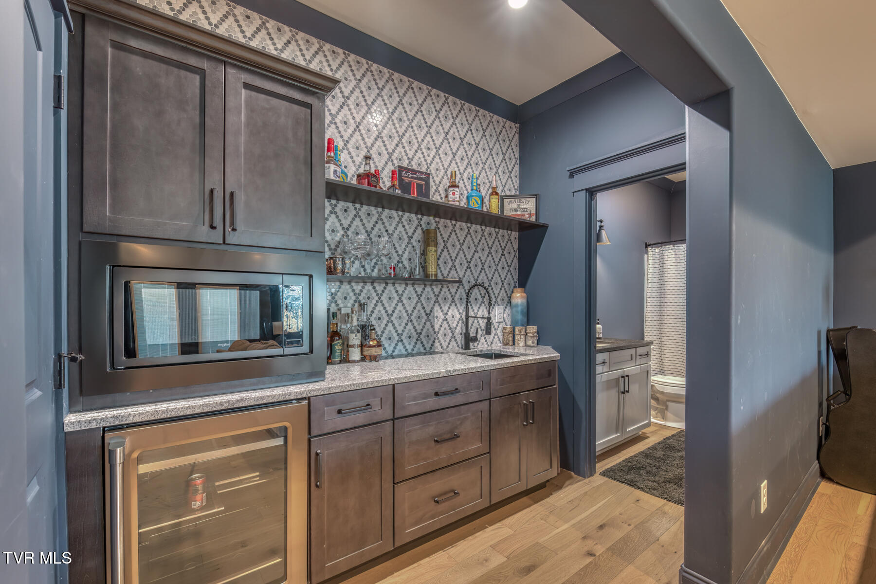 Johnson City, Tennessee 37601, United States, 5 Bedrooms Bedrooms, ,5 BathroomsBathrooms,Residential,Active,228949