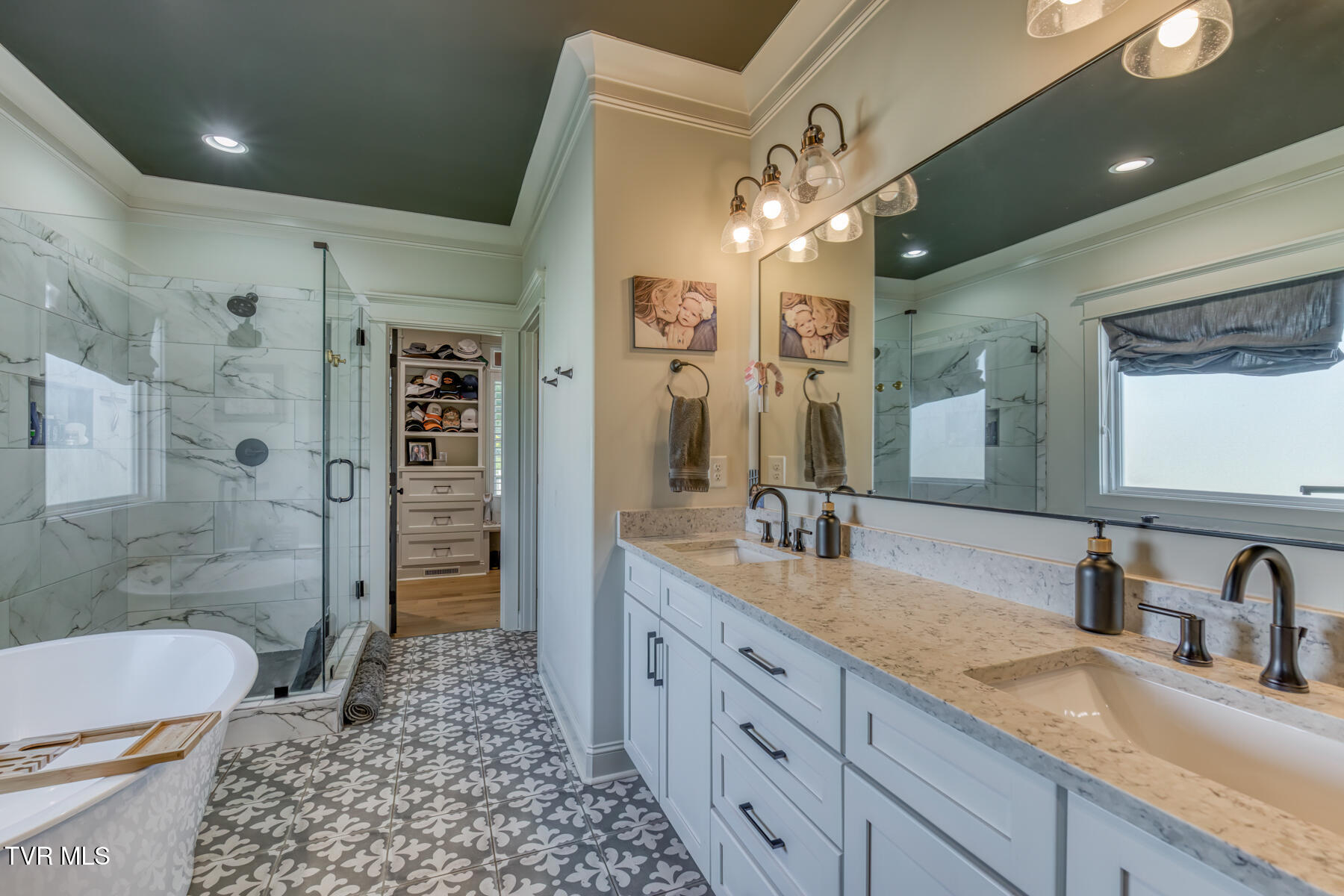 Johnson City, Tennessee 37601, United States, 5 Bedrooms Bedrooms, ,5 BathroomsBathrooms,Residential,Active,228949