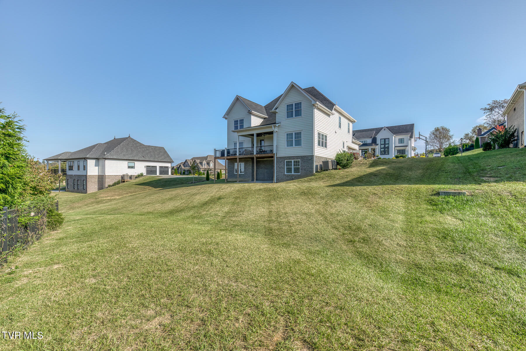 Johnson City, Tennessee 37601, United States, 5 Bedrooms Bedrooms, ,5 BathroomsBathrooms,Residential,Active,228949