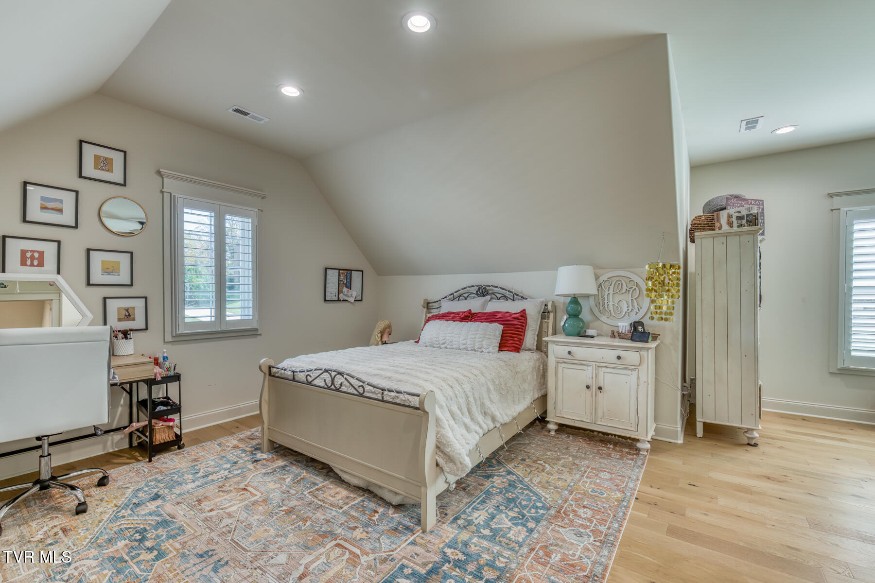 Johnson City, Tennessee 37601, United States, 5 Bedrooms Bedrooms, ,5 BathroomsBathrooms,Residential,Active,228949