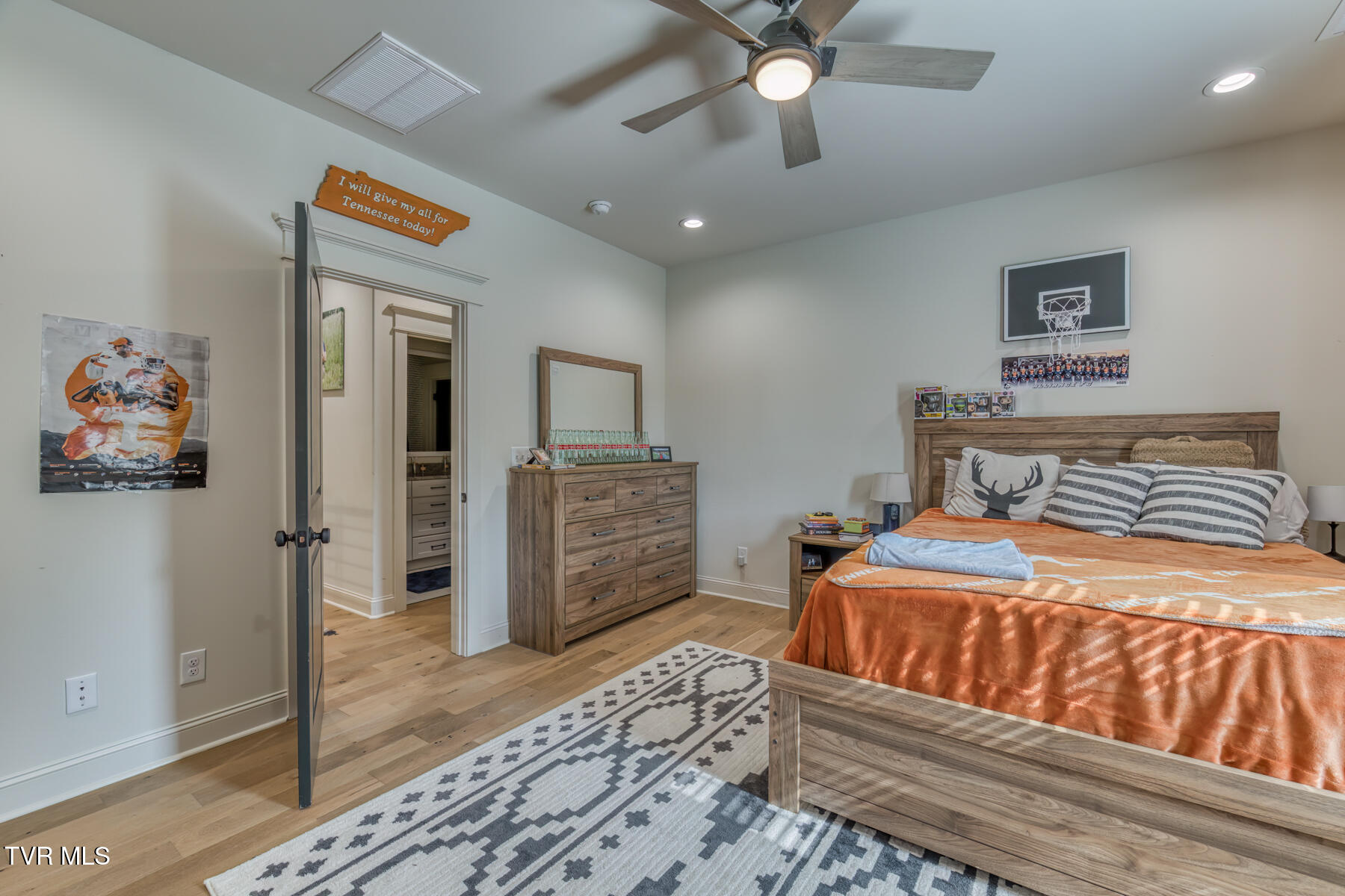 Johnson City, Tennessee 37601, United States, 5 Bedrooms Bedrooms, ,5 BathroomsBathrooms,Residential,Active,228949