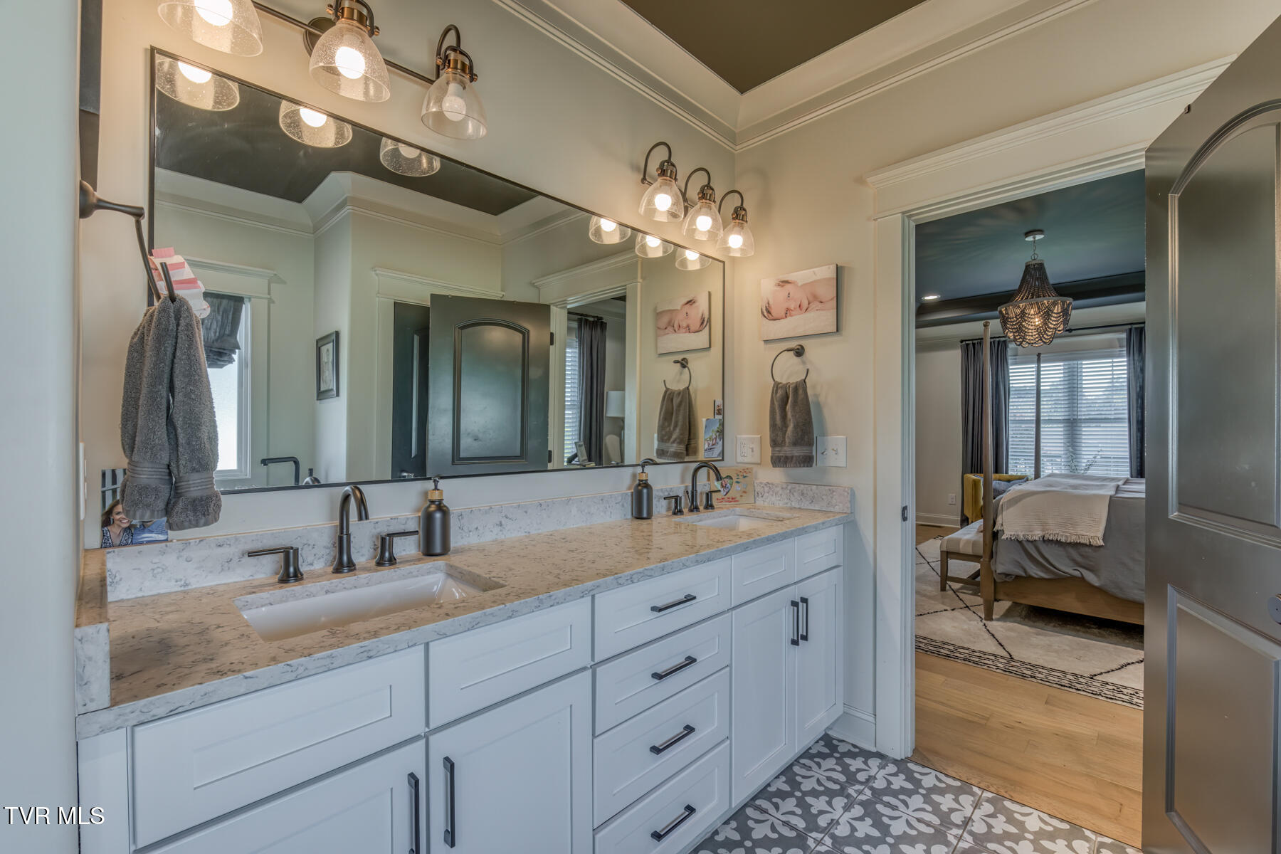 Johnson City, Tennessee 37601, United States, 5 Bedrooms Bedrooms, ,5 BathroomsBathrooms,Residential,Active,228949