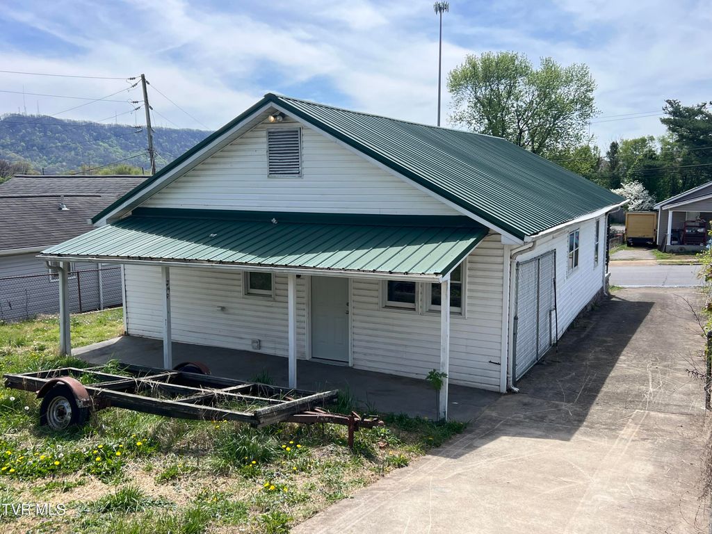 Photo of 907 Riverside Avenue, Kingsport, TN 37660 (MLS # 9993462)