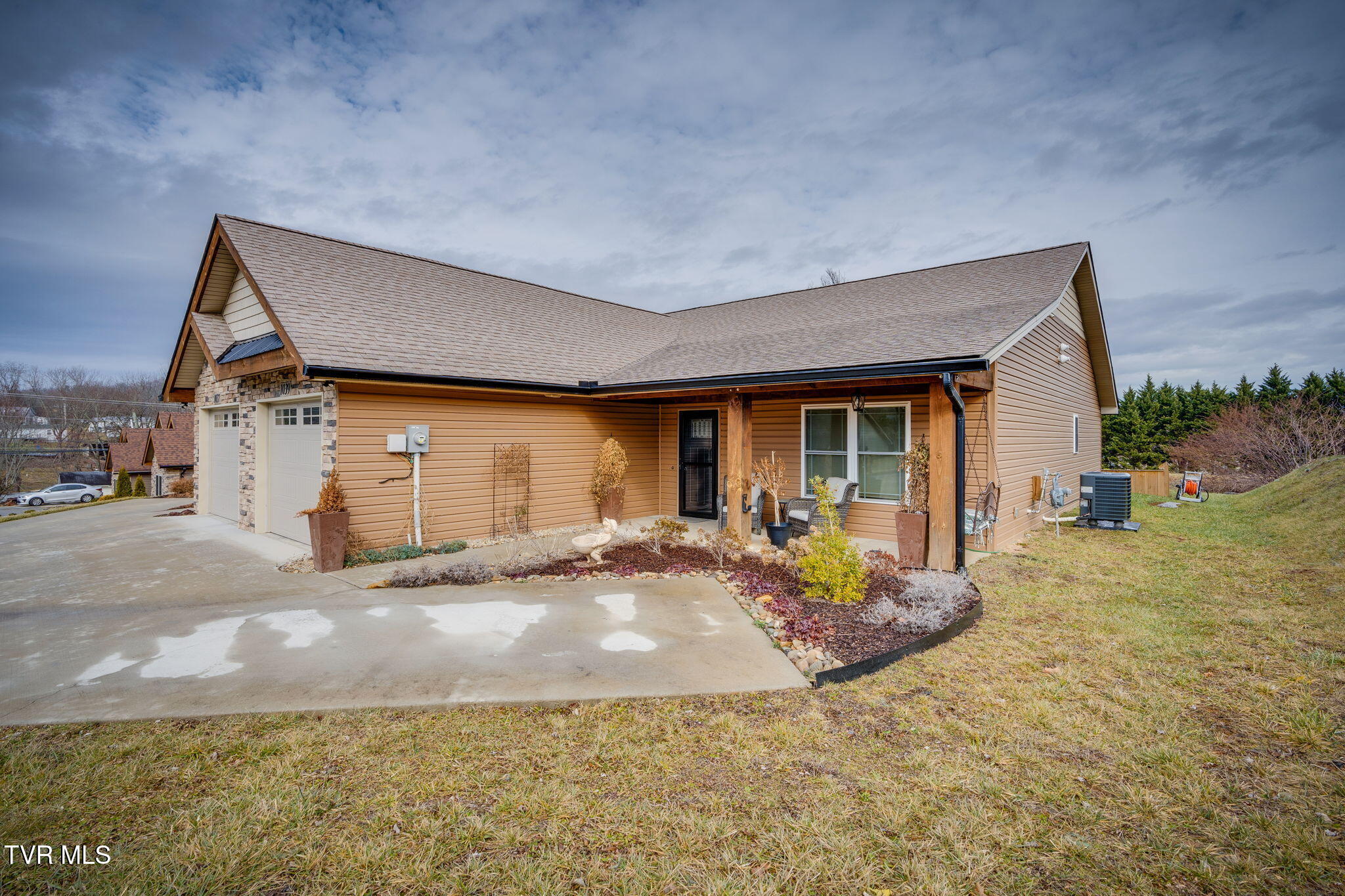 1039 Traders Walk, Johnson City, Tennessee image 2
