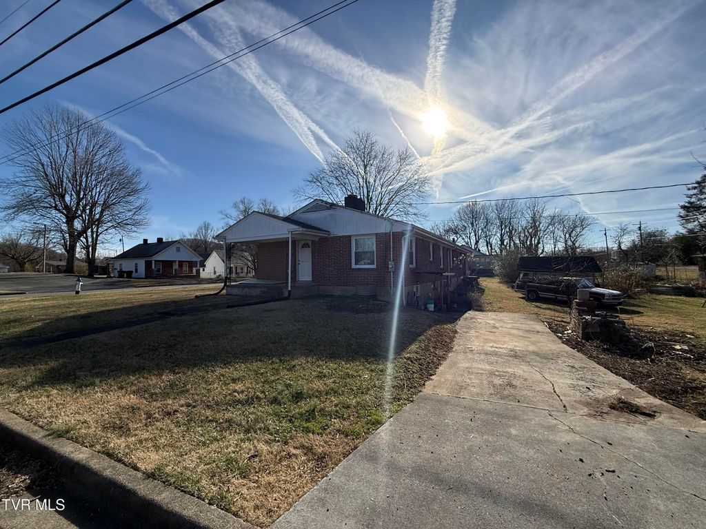 Photo of 1411 Watauga Avenue, Johnson City, TN 37601 (MLS # 9990509)