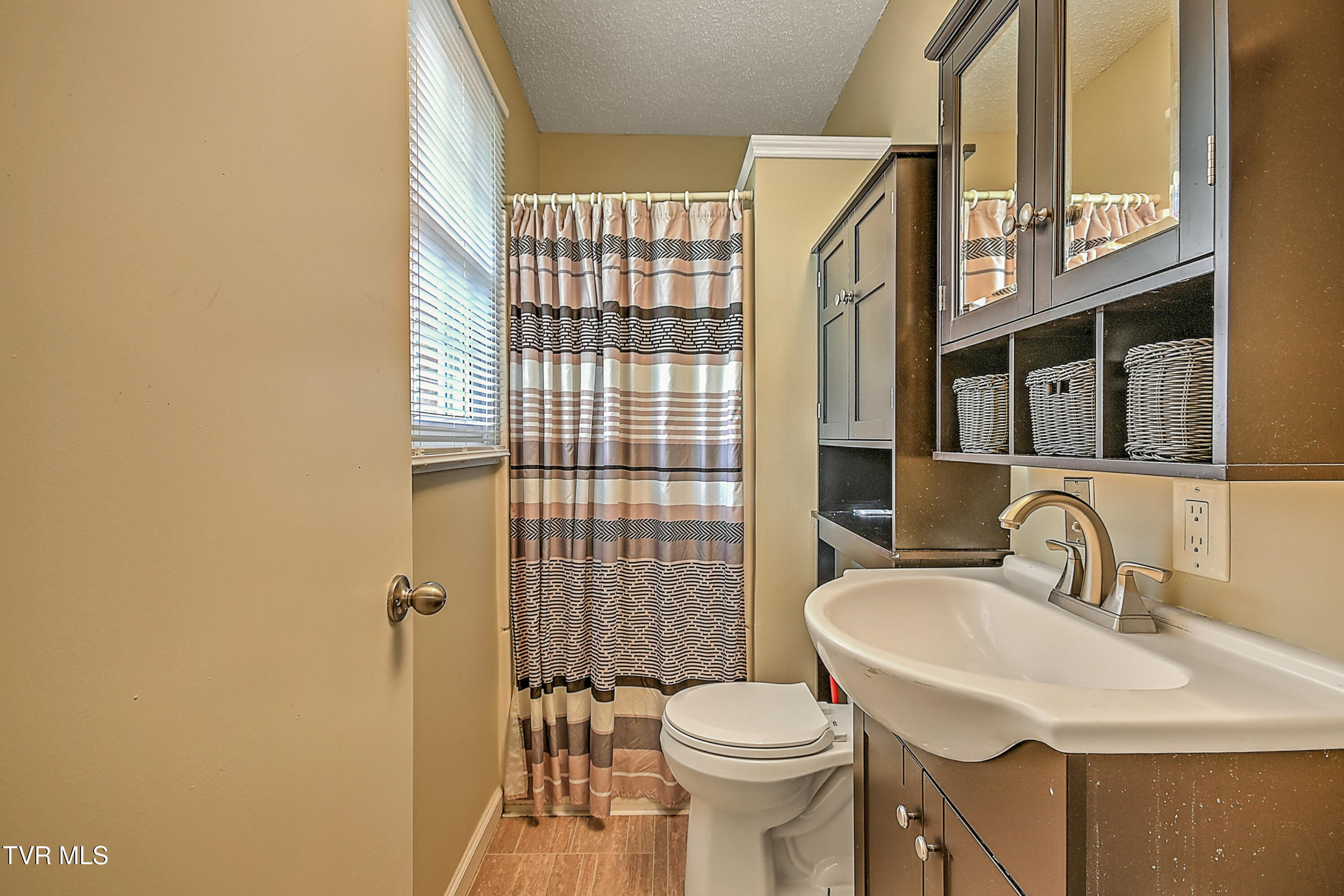 205 Live Oak Drive, Kingsport, Tennessee image 37
