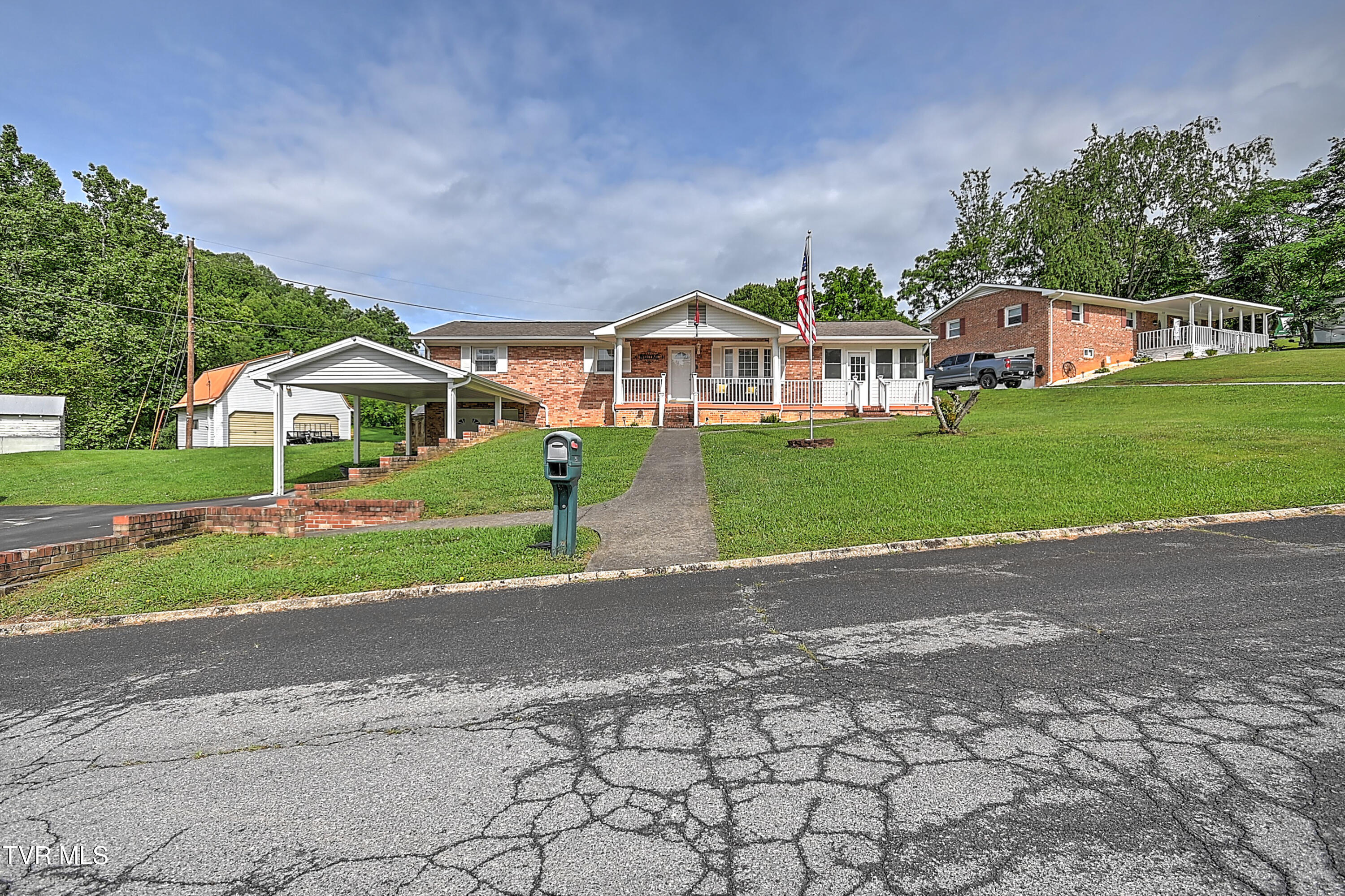 205 Live Oak Drive, Kingsport, Tennessee image 4